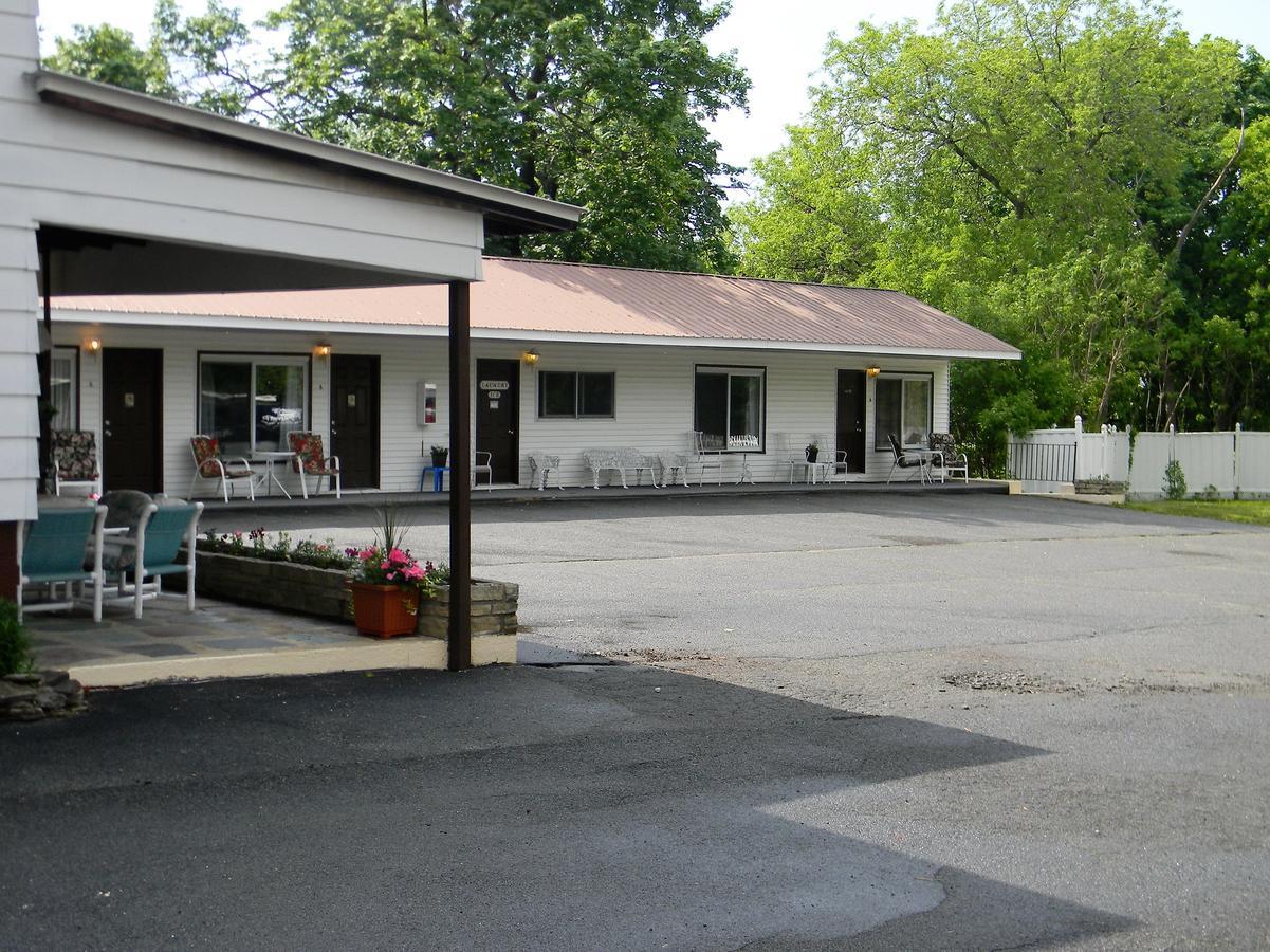 The Stone House Motel & Motor Lodge Ticonderoga Eksteriør bilde